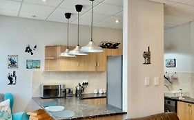 The Tipsy Expat - Paarl - Self Catering Apartment
